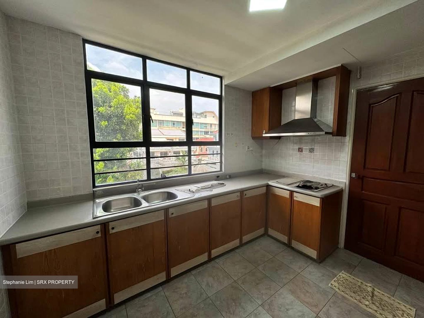 Casa Sarina (D14), Condominium #559103621